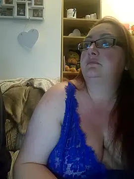 Luscious-LucyXX online show from April 30, 2026, 8:04 pm