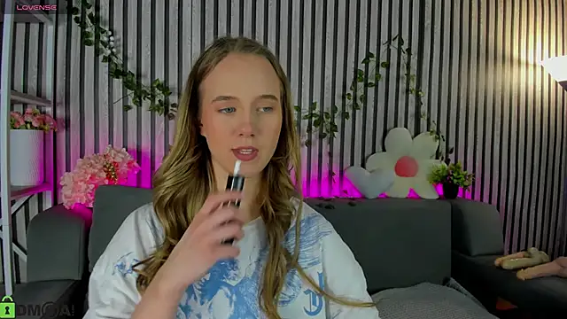 Casey Sweeet online show from March 3, 2026, 12:11 pm