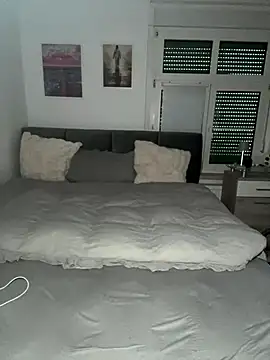  Lilly angel online show from September 11, 2025, 5:13 pm