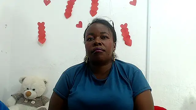 catwomanblack666 online show from September 13, 2025, 7:02 pm