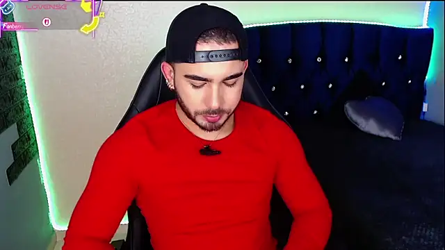 Snapshot of adamhairy chatting on February 18, 2026, 9:22 pm adamhairy online show from February 18, 2026, 9:22 pm