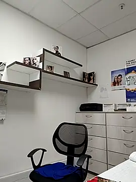 Snapshot of TPNUTS chatting on October 21, 2025, 1:45 pm TPNUTS online show from October 21, 2025, 1:45 pm