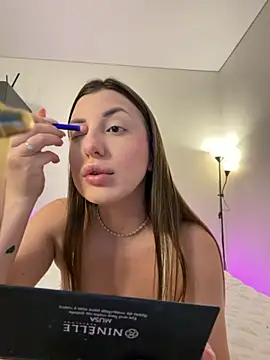 TiffaNoel online show from October 28, 2025, 1:14 pm