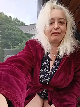 SquirtMilf00 online show from July 11, 2026, 10:07 am
