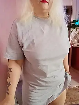 SquirtMilf00 online show from August 6, 2026, 3:52 am