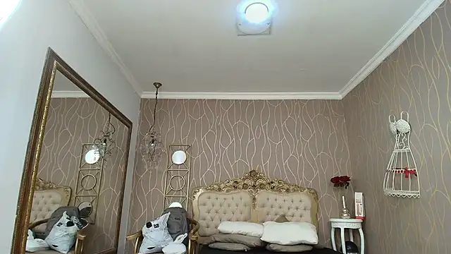 katybrownss online show from October 9, 2025, 8:29 pm