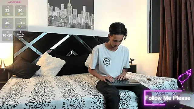 nextboywell1 online show from May 12, 2026, 3:03 am