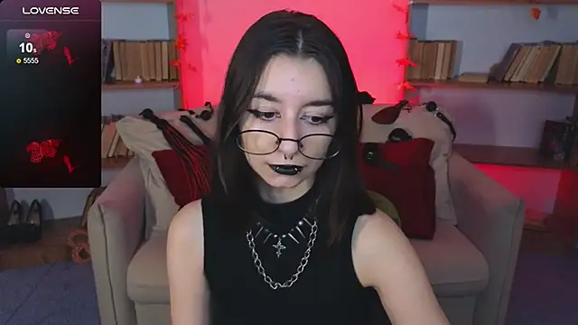 Snapshot of Mistress__Marcelline chatting on September 19, 2025, 10:05 am Mistress  Marcelline online show from September 19, 2025, 10:05 am