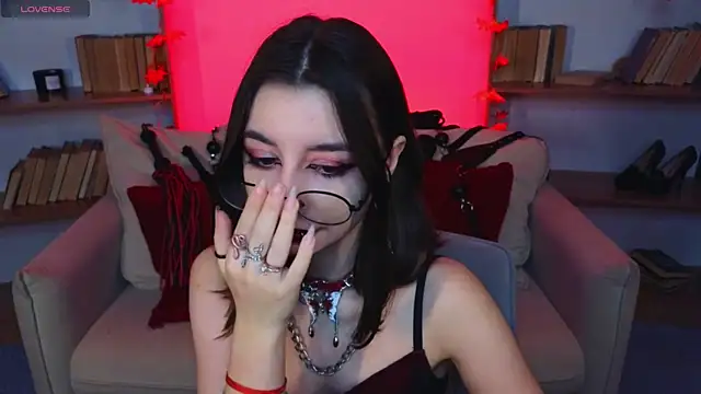 Snapshot of Mistress__Marcelline chatting on October 8, 2025, 9:29 am Mistress  Marcelline online show from October 8, 2025, 9:29 am