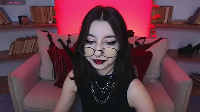 Snapshot of Mistress__Marcelline chatting on October 11, 2025, 9:52 am Mistress  Marcelline online show from October 11, 2025, 9:52 am