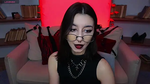 Snapshot of Mistress__Marcelline chatting on October 12, 2025, 9:30 am Mistress  Marcelline online show from October 12, 2025, 9:30 am