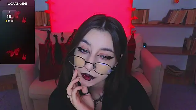 Snapshot of Mistress__Marcelline chatting on October 15, 2025, 9:31 am Mistress  Marcelline online show from October 15, 2025, 9:31 am