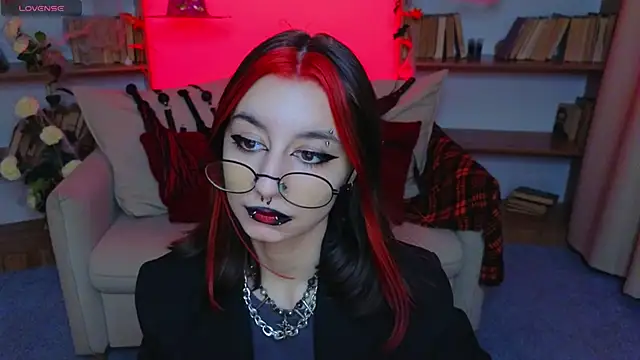 Snapshot of Mistress__Marcelline chatting on October 25, 2025, 9:50 am Mistress  Marcelline online show from October 25, 2025, 9:50 am