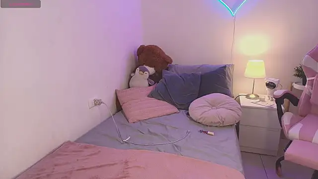 Snapshot of IsabelCortes chatting on December 3, 2025, 3:36 am IsabelCortes online show from December 3, 2025, 3:36 am