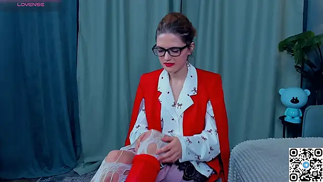 EdlinGathright online show from November 24, 2025, 3:39 am