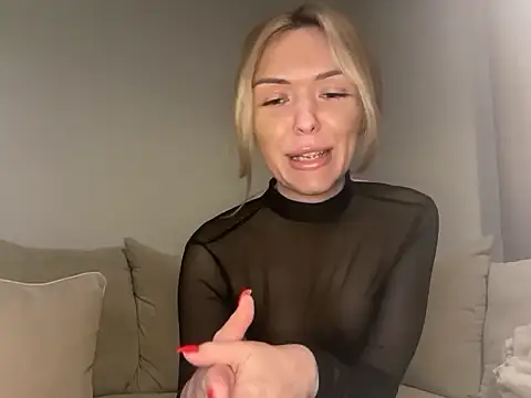 lolableux online show from September 23, 2025, 11:19 pm