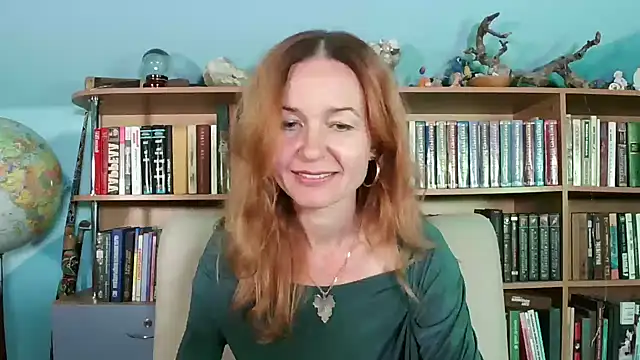 Foxilady357 online show from October 13, 2025, 2:28 pm