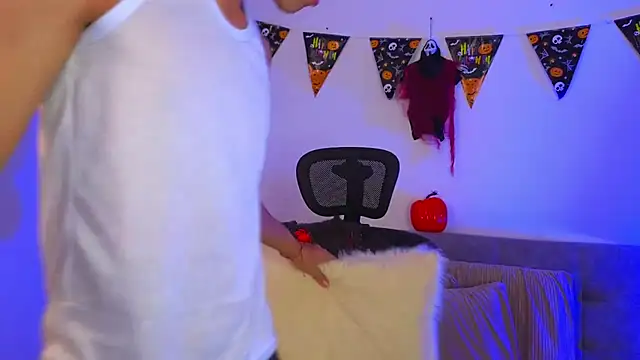 yulian vasquez online show from October 31, 2025, 12:39 pm