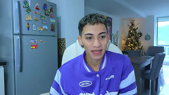 yulian vasquez online show from November 16, 2025, 1:06 pm