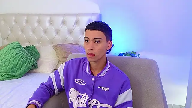 yulian vasquez online show from February 9, 2026, 12:31 pm