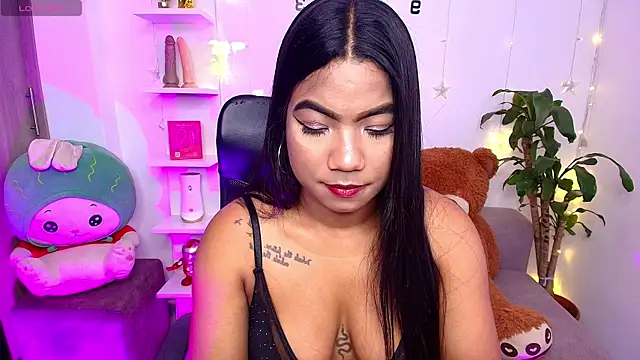 sharlottxl online show from July 9, 2026, 2:43 pm