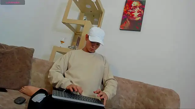 LoganTwink18 online show from January 11, 2026, 5:12 am