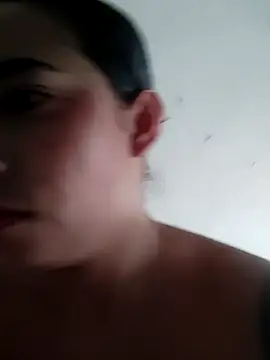 Valenn fernandez online show from April 23, 2026, 3:14 pm