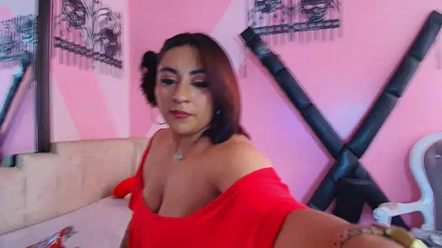 YiingandYang online show from December 1, 2025, 6:35 pm