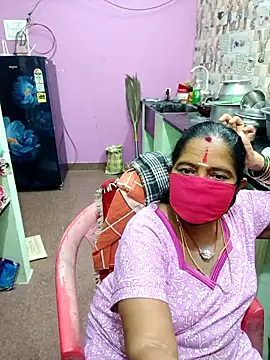 Snapshot of amuthasree chatting on October 18, 2025, 5:57 pm amuthasree online show from October 18, 2025, 5:57 pm