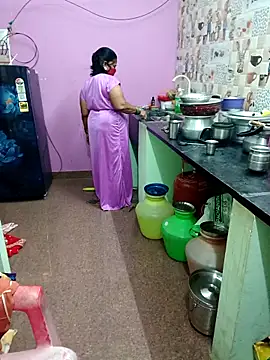 Snapshot of amuthasree chatting on October 21, 2025, 4:51 pm amuthasree online show from October 21, 2025, 4:51 pm