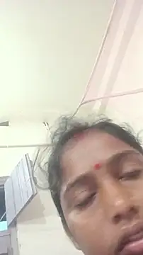 Guriya0076 online show from May 25, 2026, 11:33 pm