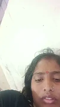 Guriya0076 online show from May 27, 2026, 11:24 pm