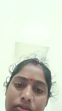 Guriya0076 online show from June 1, 2026, 11:28 pm