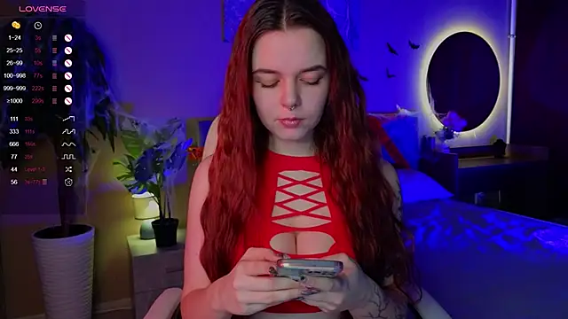 Snapshot of BellaDevile_ chatting on October 23, 2025, 8:24 am BellaDevile  online show from October 23, 2025, 8:24 am