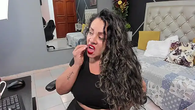 kris milff online show from October 14, 2025, 6:42 pm