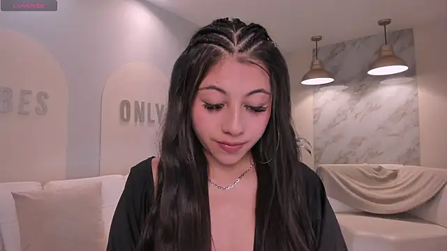 EsmeraldaGrace1 online show from October 2, 2025, 3:24 am