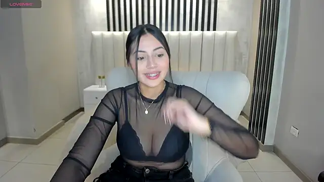 Snapshot of AmbarJames_ chatting on June 9, 2026, 6:30 pm AmbarJames online show from June 9, 2026, 6:30 pm