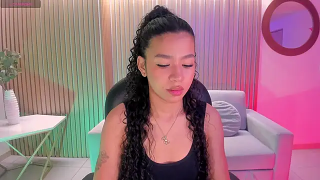 SophieHouston  online show from October 7, 2025, 4:20 am