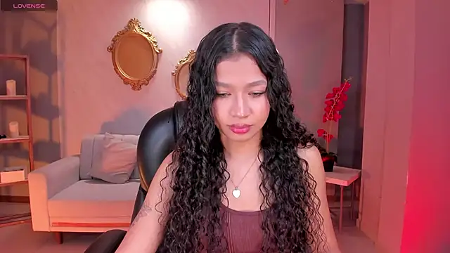 SophieHouston  online show from November 12, 2025, 4:24 am