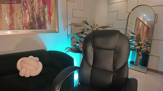 Snapshot of MilaLawrence chatting on February 26, 2026, 12:15 pm MilaLawrence online show from February 26, 2026, 12:15 pm