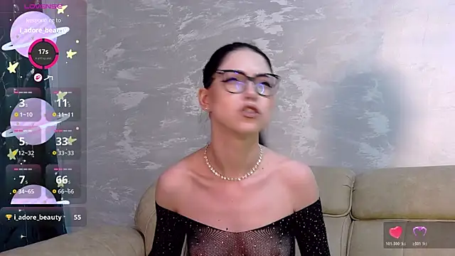 KaylaLewys online show from April 29, 2026, 5:30 pm