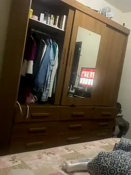 Snapshot of PIROCAGG21 chatting on December 1, 2025, 11:10 pm PIROCAGG21 online show from December 1, 2025, 11:10 pm