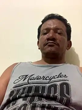 Snapshot of PIROCAGG21 chatting on December 3, 2025, 10:19 pm PIROCAGG21 online show from December 3, 2025, 10:19 pm