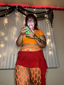 Snapshot of moan4mona chatting on October 2, 2025, 3:35 am moan4mona online show from October 2, 2025, 3:35 am