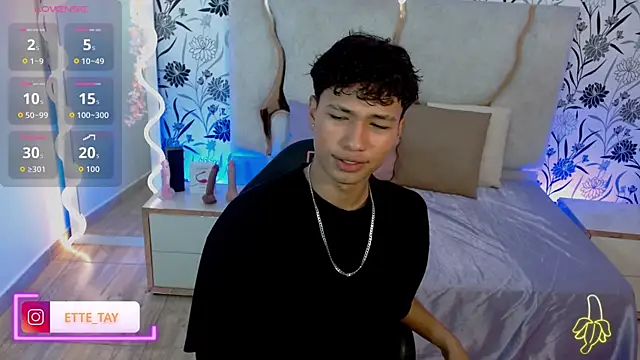 Snapshot of Ette_tay chatting on October 24, 2025, 3:14 am Ette tay online show from October 24, 2025, 3:14 am