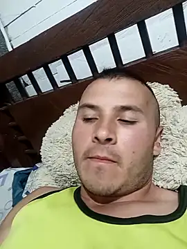 Snapshot of santiii___12 chatting on March 15, 2026, 7:36 am santiii 12 online show from March 15, 2026, 7:36 am