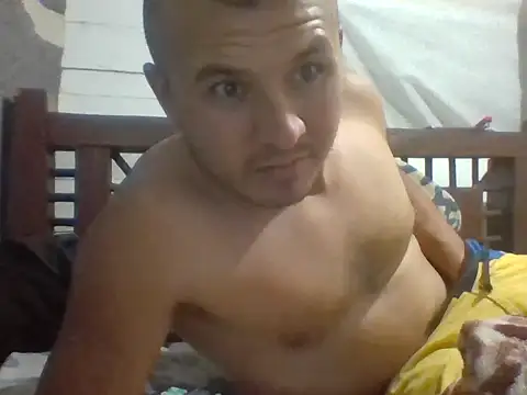 Snapshot of santiii___12 chatting on March 18, 2026, 5:21 am santiii 12 online show from March 18, 2026, 5:21 am