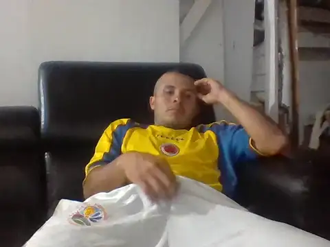 Snapshot of santiii___12 chatting on March 19, 2026, 12:36 am santiii 12 online show from March 19, 2026, 12:36 am