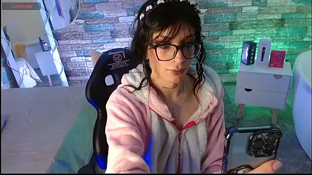 boyfox tay online show from October 6, 2025, 5:27 am