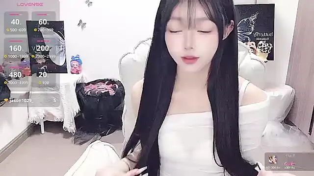 -EEBABY online show from April 1, 2026, 9:12 pm